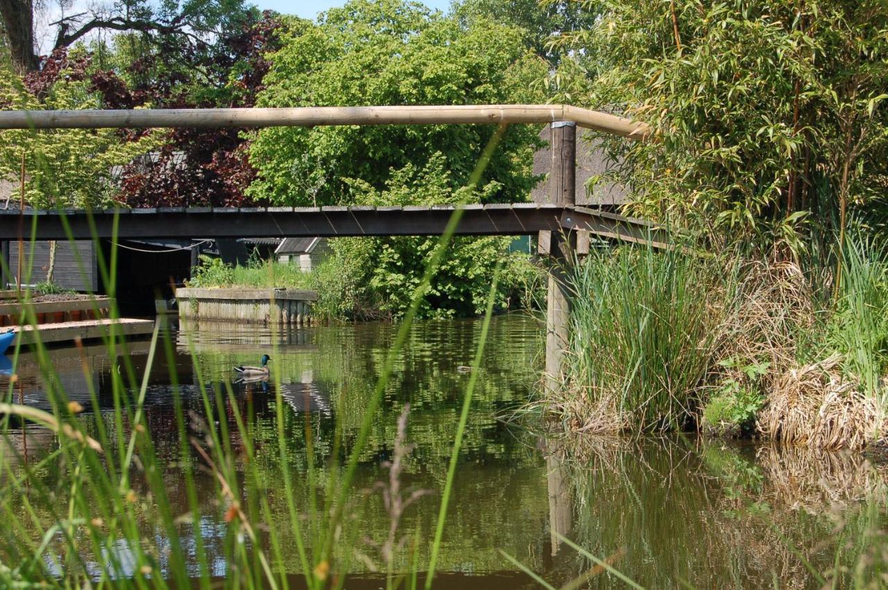 Bed-On-A-Boat Hotell Giethoorn Eksteriør bilde