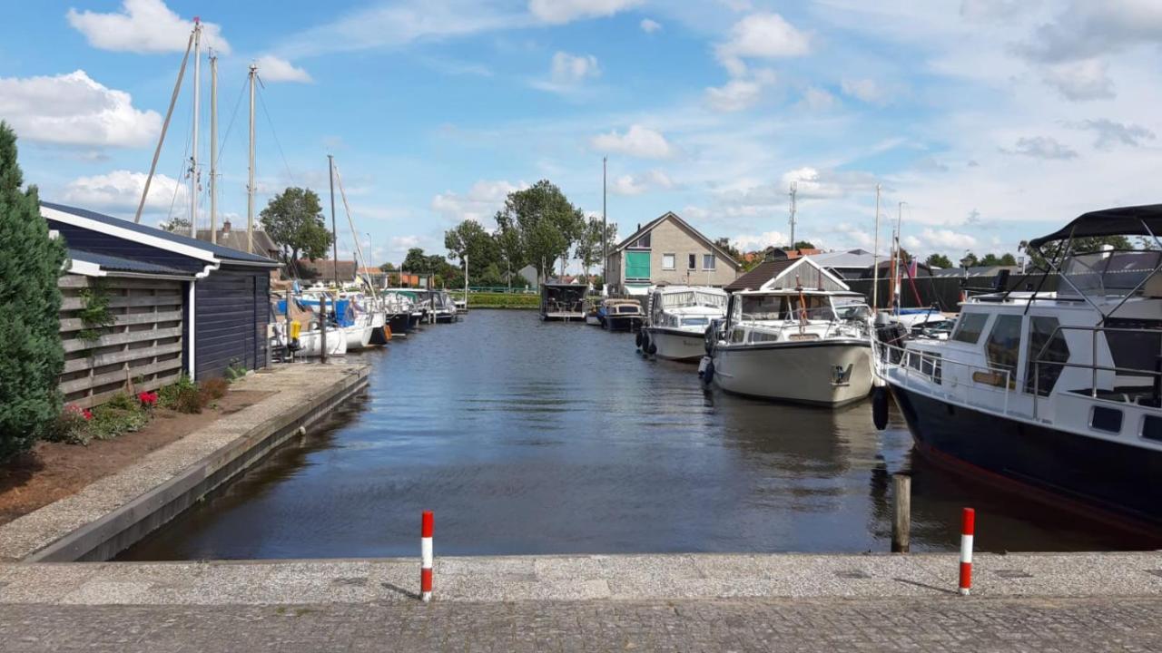 Bed-On-A-Boat Hotell Giethoorn Eksteriør bilde