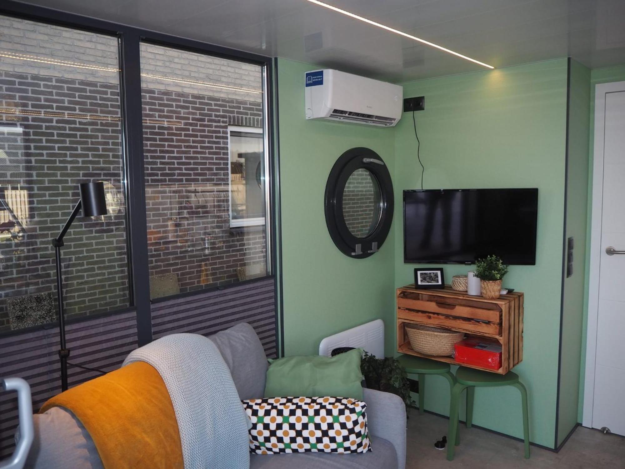 Bed-On-A-Boat Hotell Giethoorn Rom bilde