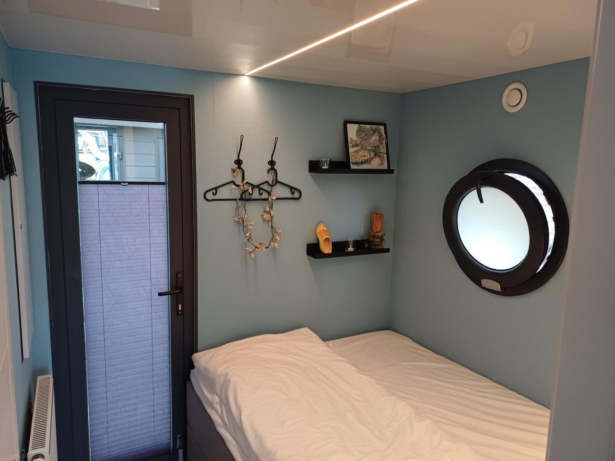 Bed-On-A-Boat Hotell Giethoorn Eksteriør bilde