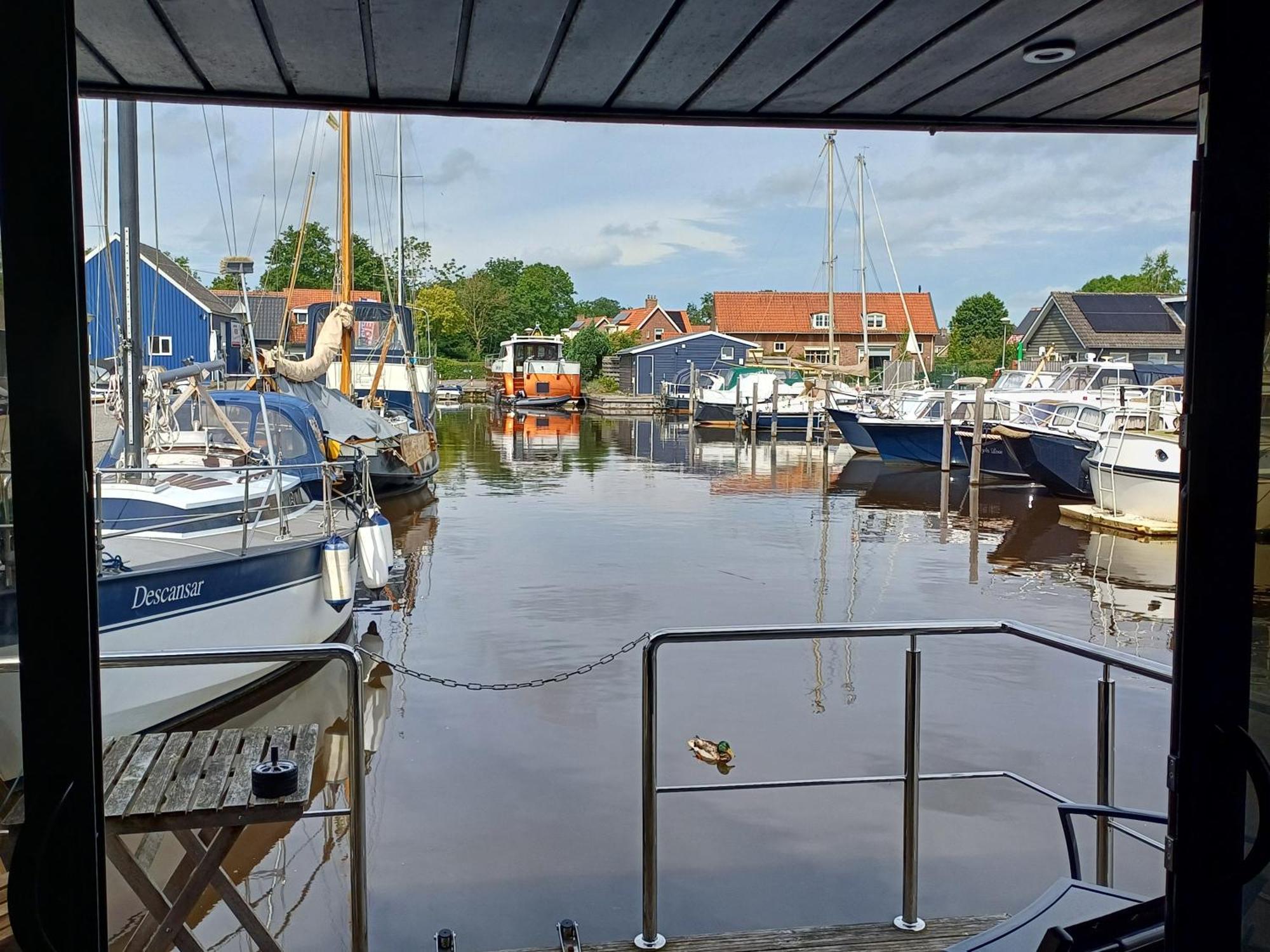 Bed-On-A-Boat Hotell Giethoorn Eksteriør bilde